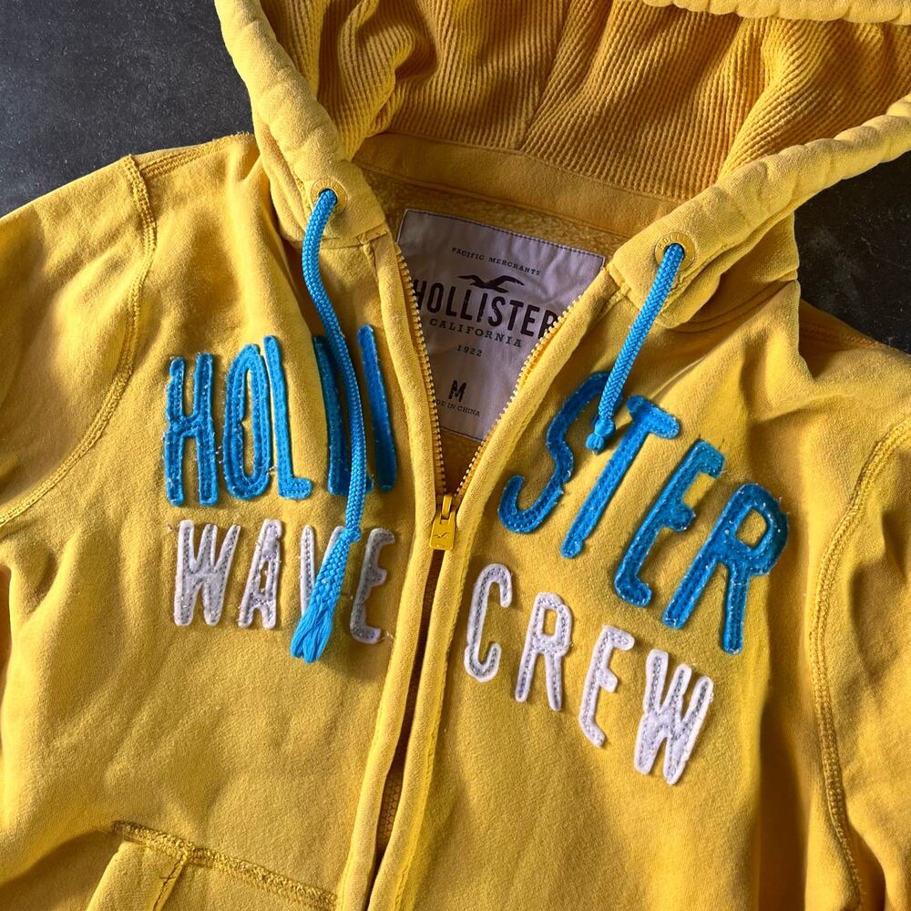vintage y2k hollister wave crew headphone yellow comfy hoodie mens Medium